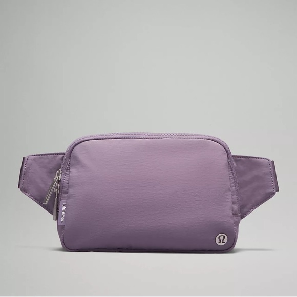 lululemon athletica Handbags - 🍋LULULEMON | Everywhere Belt Bag Large 2L in Purple Ash
